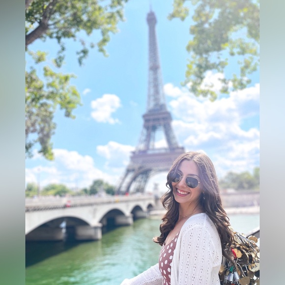 Meet your Posher! - Picture 4 of 7